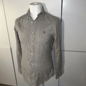Ralph lauren skjorta - Snygg Ralph lauren skjorta, bra skick, storlek xs men passar S