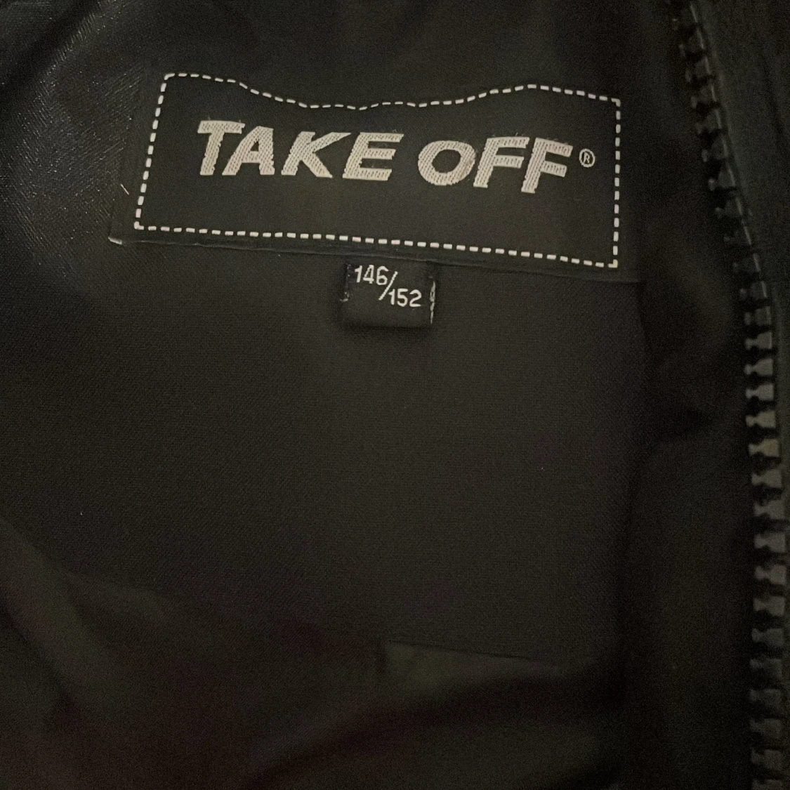 En svart vinter jacka! - 90