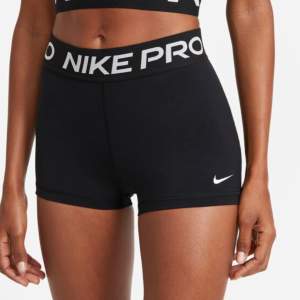 Säljer nu mina Nike pro shorts då dom inte används längre💘 Nypris 449kr