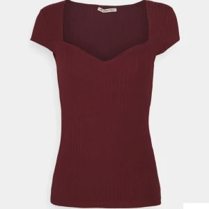 topp - vinröd topp, använd bara en gång❤️