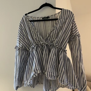 Tröja - Super snygg. Använd mycket få gånger Storlek 36. 70kr