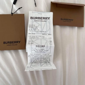 Burberry keps 2000 - En fräch burrbery keps som jag inte använder längre pris går att diskutera.