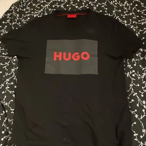 Hugo boss tshirt - Det här är en Hugo tshirt i storlek xs/ passar s Scan finns samt kvitto