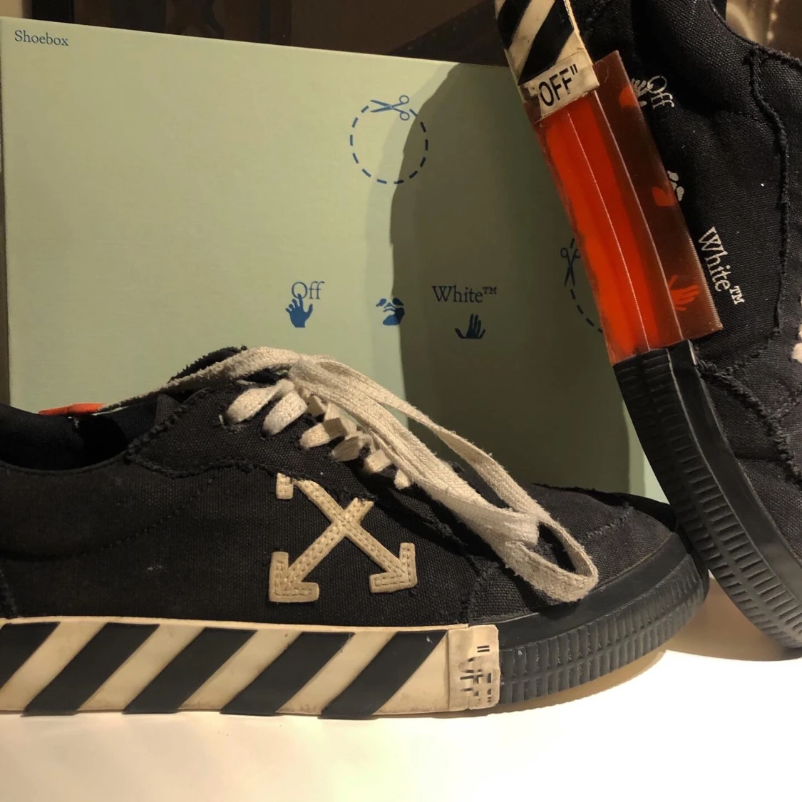 OFF-WHITE Vulcanized Low ”Black White Arrow SS21”