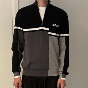 Hugo Boss tröja - Äkta. Köpt på Zalando för 1000kr. Bara använd 1 gång. 