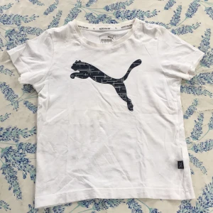 Skön sommartröja - Fin t-shirt, sval i varmt väder. Mjuk bomull och 4% elastan.