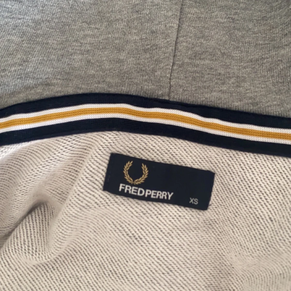 Grå Fred Perry zip tröja  - 91