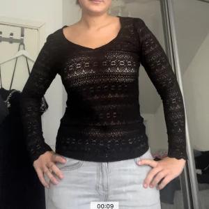 Långermad tröja - Säljer denna fina tröjan från Vila💗tröjan är i storlek L men passar mig som normalt har S/M😊