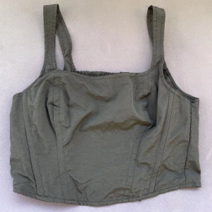 Topp - Topp i storlek 36🦋 hör av er vid minsta intresse eller funderingar 🫶