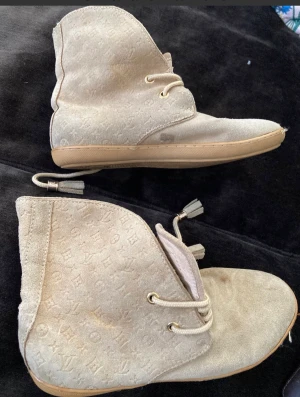 Louis Vuitton läder skor i stl 36. - Louis Vuitton läder skor i stl 36. I mycket bra skick .