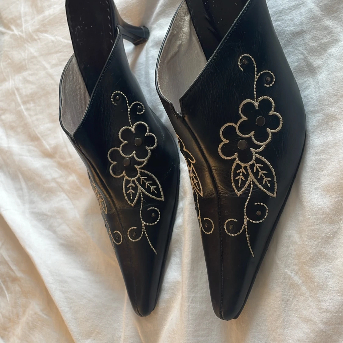 𝕂𝕚𝕥𝕥𝕖𝕟 𝕙𝕖𝕖𝕝𝕤 - 91