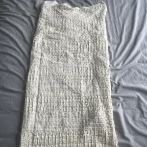 Maxi skirt - Säljer den här fina långa kjolen från zara då den inte kommer till användning aldrig använt endast testat💕
