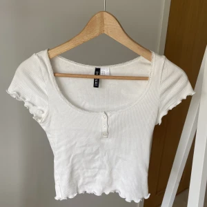 Söt topp från H&M - Säljer den här supersöta toppen då den har blivit för liten för mej💖💕