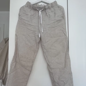Linenbyxor  - Linenbyxor från H&M som inte används. Stolek XS