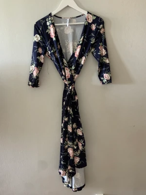 Finaste skönaste sommarklänningen stl s/m - Knappt använt 