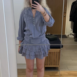 Matchande set  - Ett jätte fint ”volang” set som inte använts en enda gång, därav säljer jag det! I storlek S💕