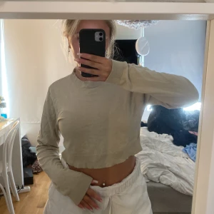 Tröja  - En magtröja skönt mjukt material 