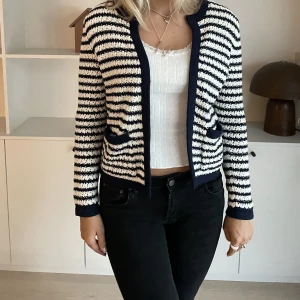 Söt kofta❤️‍🔥 - Säljer denna fina kofta med fickor❤️‍🔥