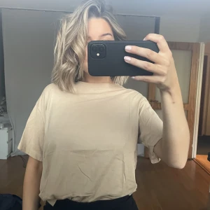 Beige tshirt - Beige tshirt från Hm