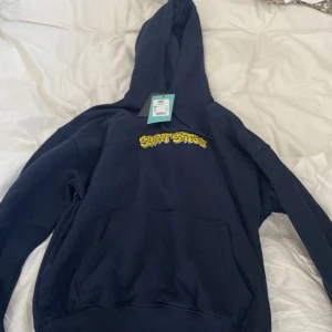 Sweetsnatebloards - Sweet skate board hoodie aldrig använd lappen och allt sitter kvar ny pris: 700kr Cond: 10/10