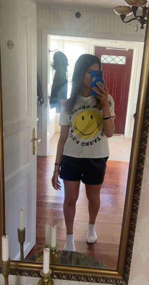 Stradivarius tröja - Jättefin tshirt från stradivarius som ej kommer till användning längre!💗Den är storlek S men skulle passa M och Xs oxå! 