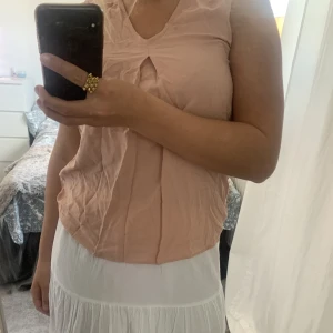 Topp  - Säljer denna ljusrosa topp ifrån Veromoda, storlek: S