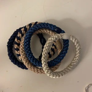 Til Emelie  - En tjej ska köpa dessa