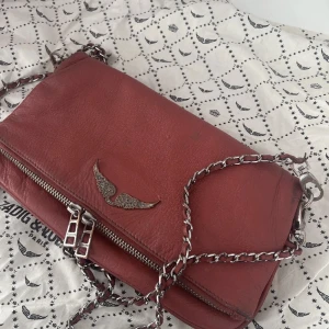 Zadig & Voltaire väska - En  Zadig & Voltaire väska som använd fåtal gånger. 