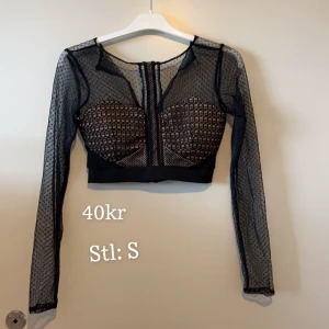 Topp - En svart topp 