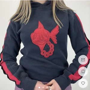 Punkyfish hoodie - Vintage hoodie från en gammal collab med topshop och punkyfish ❤️🖤 mjuk och skön! Är one size, skulle säga att den passar XS - M. 