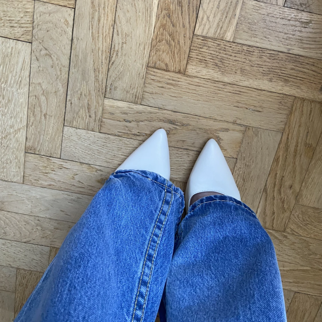 Låga spetsiga klackar  - 90