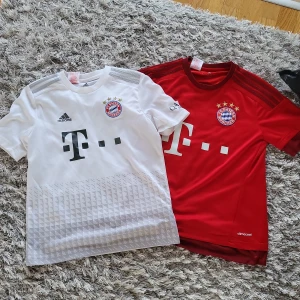 Fotbolls tröjor - Bayern storlek 12-13 år 