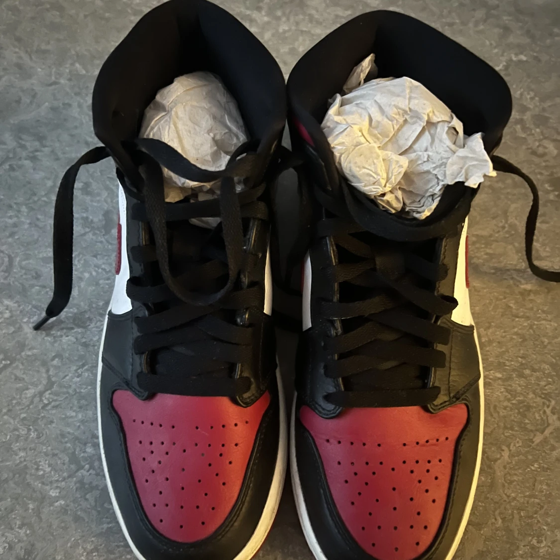 Herr Jordan 1 High röd/svarta