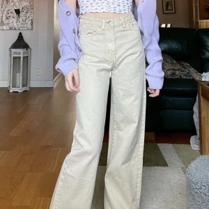 Jeans - Säljer dessa fina jeans från lager 157! Storlek XS  Minimalt använda. 