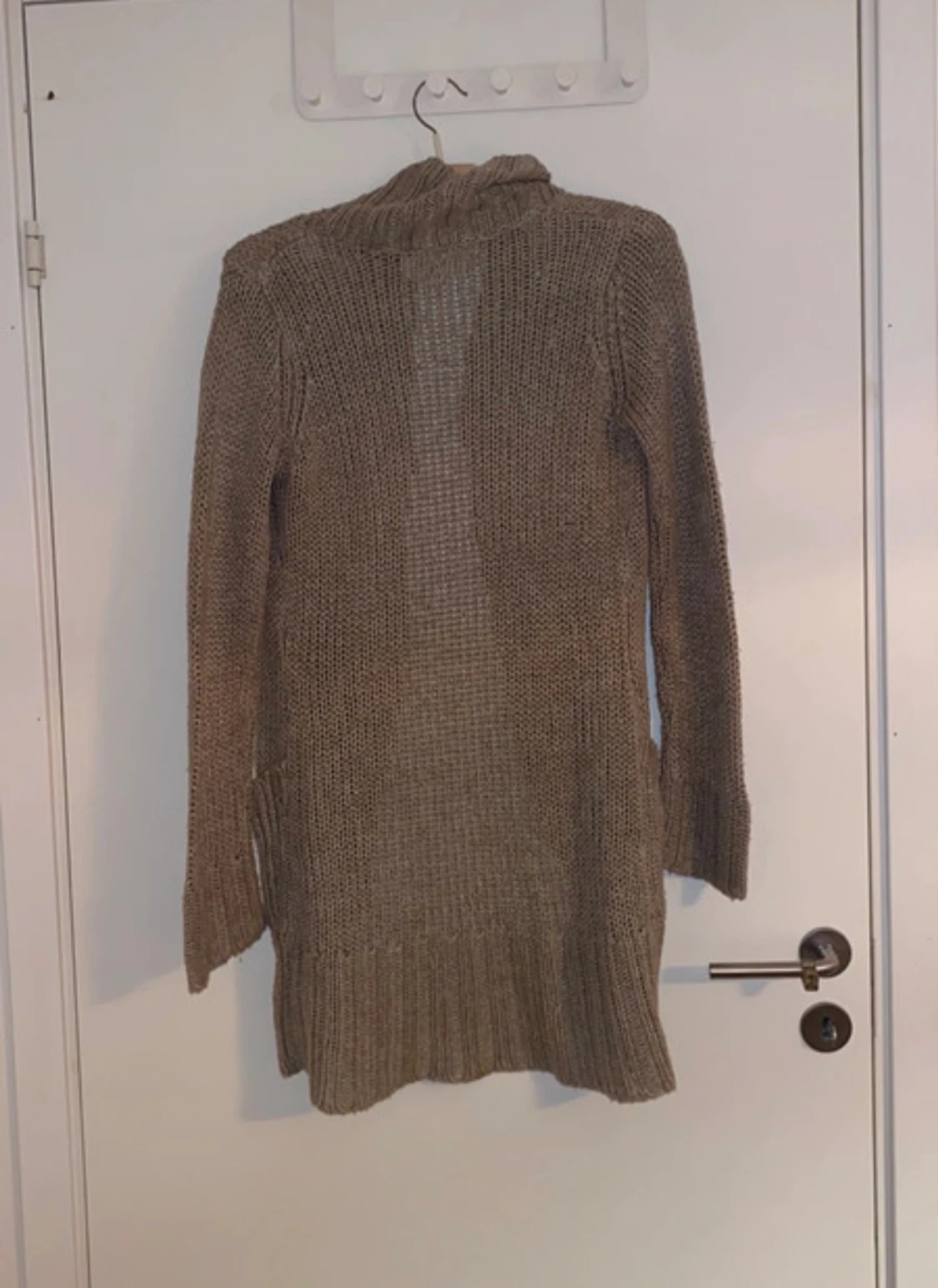 Stickad långärmad kofta 