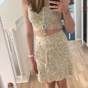 Set - Använda fåtal gånger med väldigt bra skick. Perfekt till sommarn