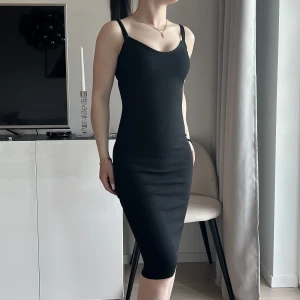 Svart klänning  - Köpt från Nelly. Använd Max 2 gånger. Strl XS.