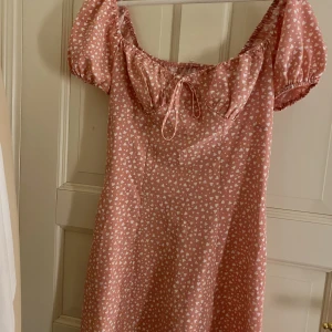 Sommarklänning  - Använt några gånger i bra skick 