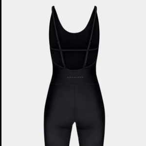 Catsuit / bodysuit Röhnisch INTRESSEKOLL - Catsuit / Bodysuit Röhnisch strl Small.  Helt ny med lappar. Kollar intresse för denna eller om jag ska spara för att ha den sen. (Pga graviditet)