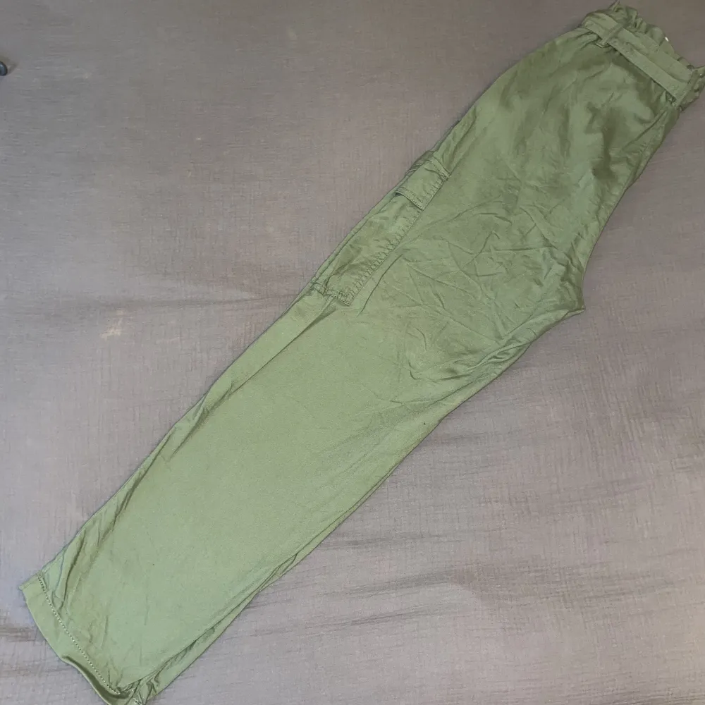 ***price negotiable*** Size: EUR 36 / UK 8 Colour: Olive. Farkut & Housut.