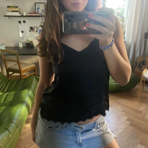 Underbart linne - Sååå fint linne😍💖 perfekt till sommaren🙏 helt oanvänt med lappen kvar!! Passar storlek XS-M. 