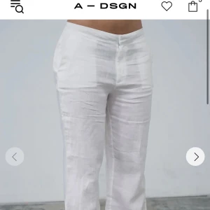 Low waist linnebyxor A-DSGN - Helt slutsålda lågmidjade linnebyxor från ADSGN i storlek S. Aldrig använda och prislapp kvar, skriv privat för privata bilder! 