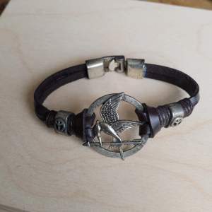 Hunger games mockingjay leather bracelet 