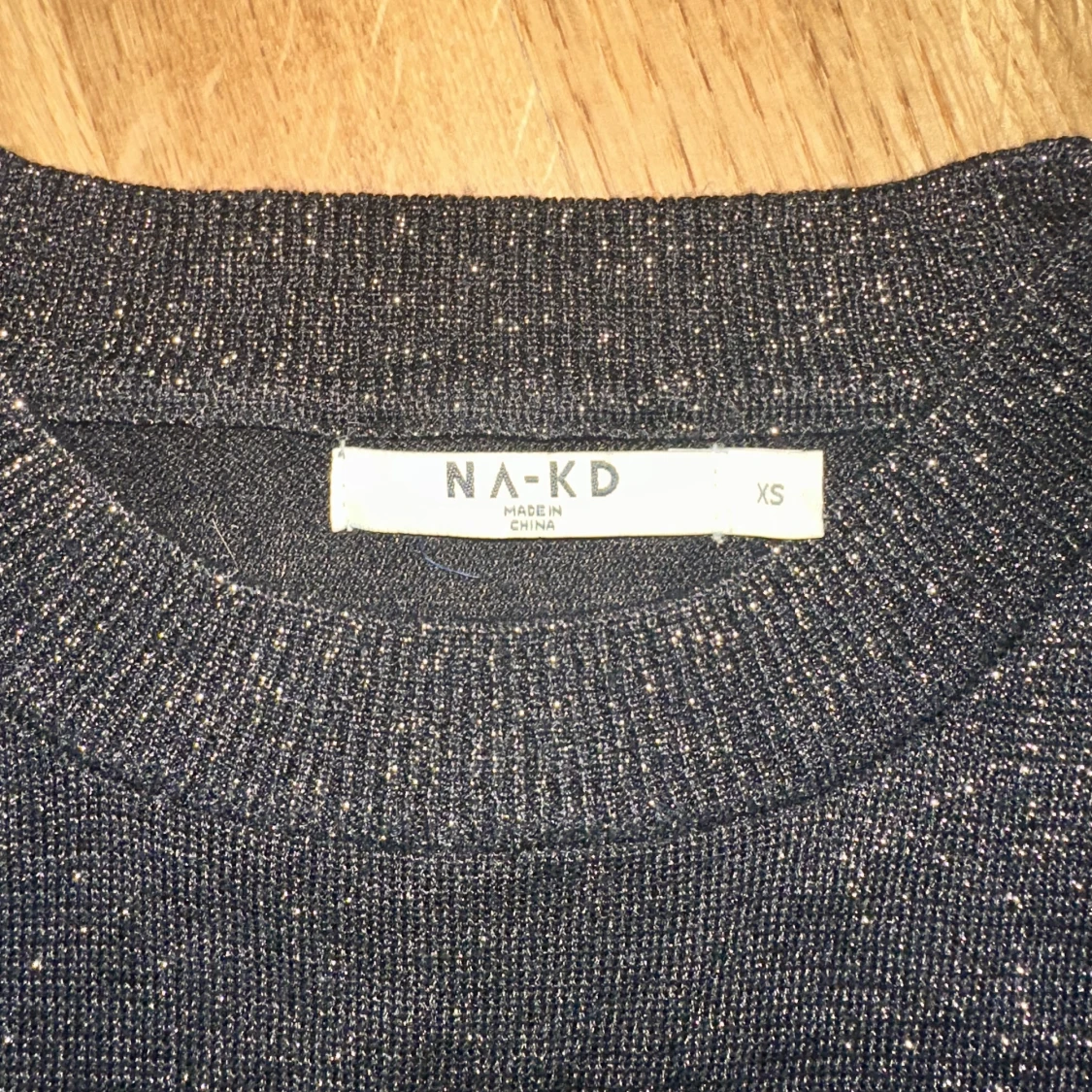 NA-KD Stickad glittrig topp stl XS - 90