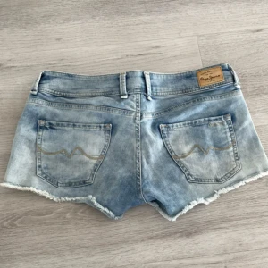 Pepe jeans shorts - lågmidjade Pepe jeans shorts som säljs för att de var för stora på mig🫤midjemått: 81 cm