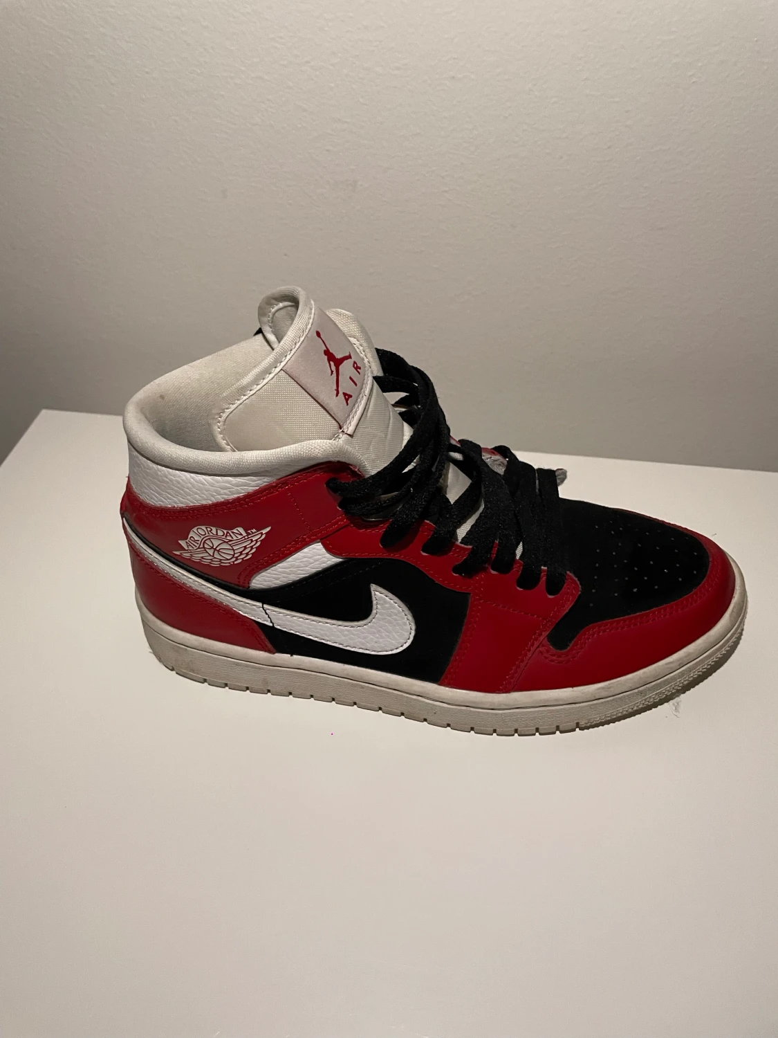Jordan 1 Mids (Gym Red Black)  - 90