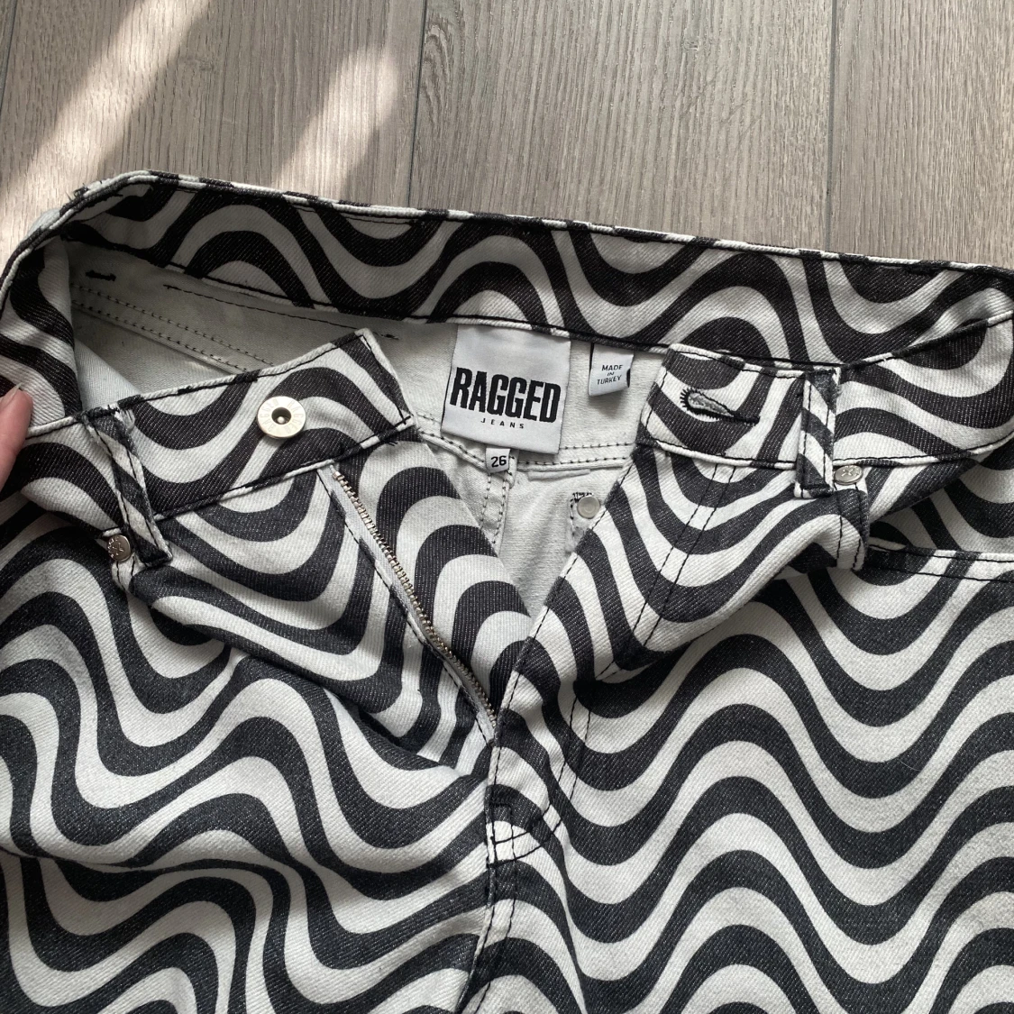 Wave Ragged Jeans - 91