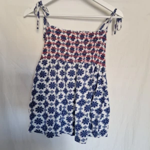 Sommartopp - Sommartopp i strl xs i stretchigt material🫶