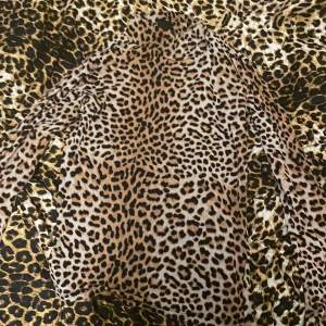 jätte fin leopard tröja med lite lång nacke💋