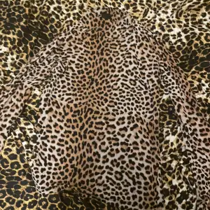 jätte fin leopard tröja med lite lång nacke💋